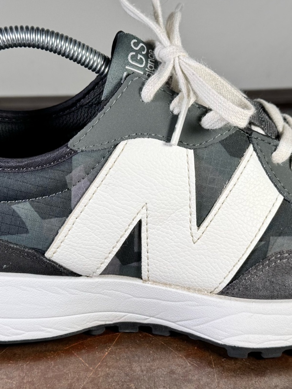 New Balance Figs 327 Women’s Size 9.5/Men’s 8 Gray Camouflage Athletic Sneakers - Picture 5 of 10